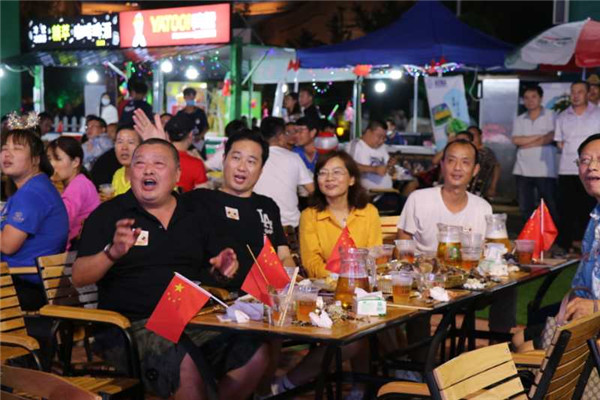 嘉士伯啤酒花園20多年的參節(jié)經(jīng)歷和啤酒品質(zhì)，也成為市民游客心中的“活招牌”