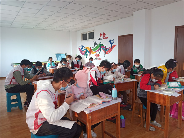 嶗山區(qū)愛心課堂正式落地，與孩子在社區(qū)共度假期