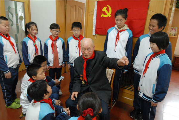 即墨：2000后聽(tīng)九旬老黨員講紅色故事