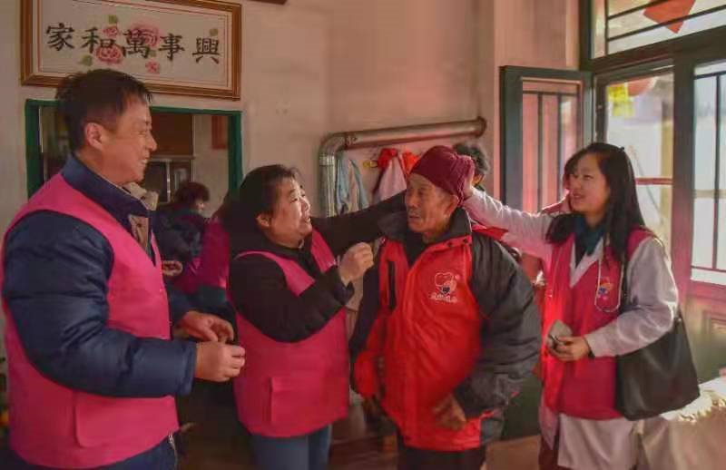 12.5國際志愿者日|市北區(qū)志愿服務(wù)團隊持續(xù)推進“暖冬行動”，溫暖孤寡老人